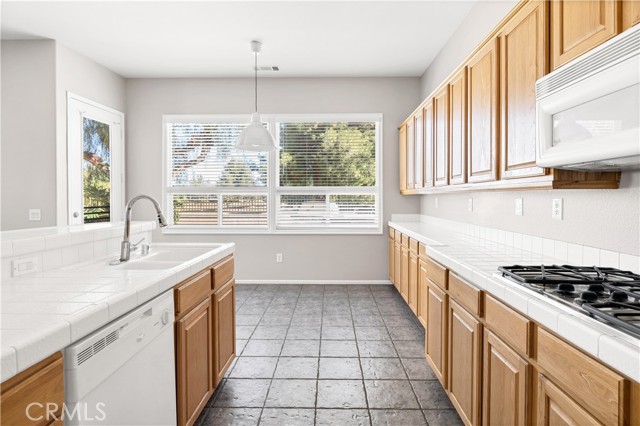 29658 Painted Desert Drive, Menifee CA: https://media.crmls.org/medias/cffabbf6-0514-48fa-947e-005e4a4332bc.jpg