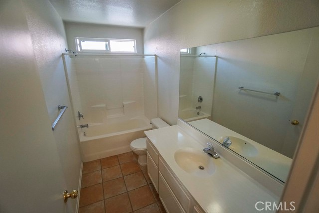 Detail Gallery Image 15 of 17 For 12691 Appian Ave, Victorville,  CA 92395 - 3 Beds | 2 Baths