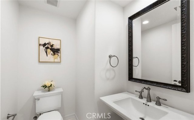 31 Prairie, Irvine CA: https://media.crmls.org/medias/cffb487a-da51-4bd0-874d-7c6eba9359c9.jpg