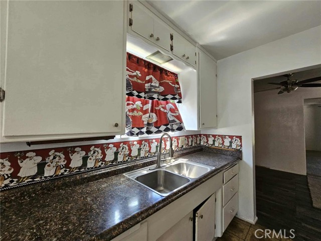1002 Sheffield Street, Santa Ana CA: https://media.crmls.org/medias/cffb7ee2-90cc-4f88-8213-6654bb354252.jpg