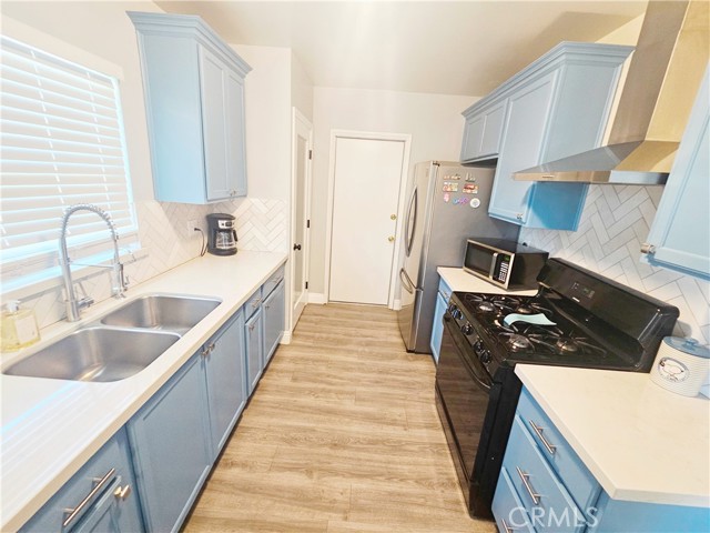Detail Gallery Image 12 of 29 For 2124 Shamrock Way, Bakersfield,  CA 93304 - 2 Beds | 1 Baths