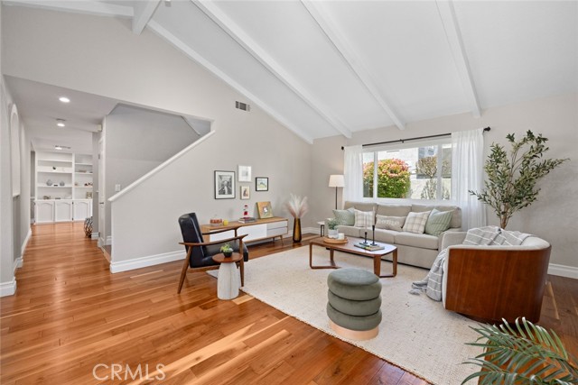 Detail Gallery Image 5 of 42 For 2211 Farrell Ave #B,  Redondo Beach,  CA 90278 - 3 Beds | 2/1 Baths