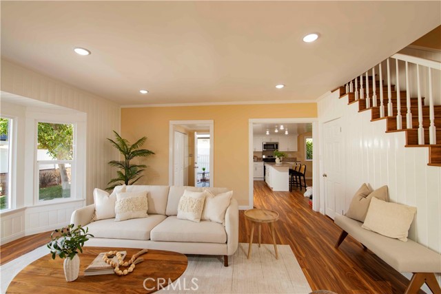 Detail Gallery Image 34 of 55 For 1305 W Riverside, Burbank,  CA 91506 - 4 Beds | 2 Baths