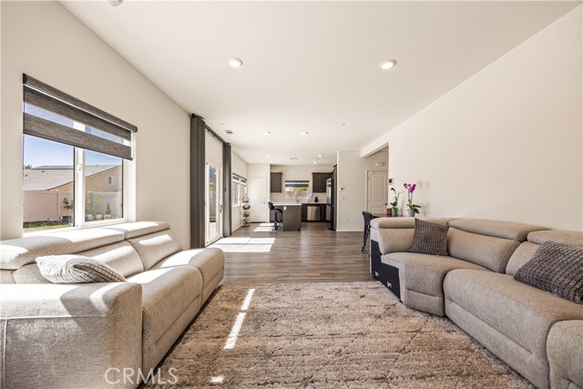 Detail Gallery Image 6 of 31 For 28480 Cosmos Dr, Winchester,  CA 92596 - 4 Beds | 3 Baths