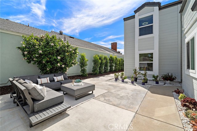 Detail Gallery Image 3 of 44 For 39 Cape Cod, Irvine,  CA 92620 - 4 Beds | 3 Baths