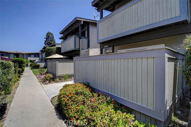 23318 Sesame Street, Torrance CA: https://media.crmls.org/medias/cfff3b0b-9ac8-4c78-adcf-254fdea381fd.jpg