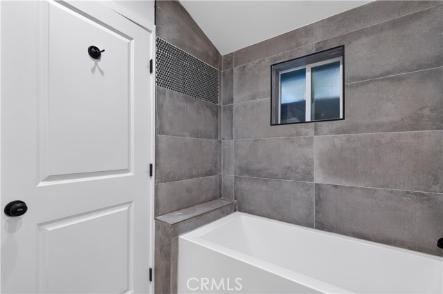 5274 Crebs Avenue, Tarzana CA: https://media.crmls.org/medias/cfff5e0d-a127-45d2-bf52-29e5c927a790.jpg