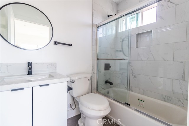 4507 W 18th St Drive, Los Angeles CA: https://media.crmls.org/medias/cfff99fd-a874-4a00-82c8-238df7639e82.jpg