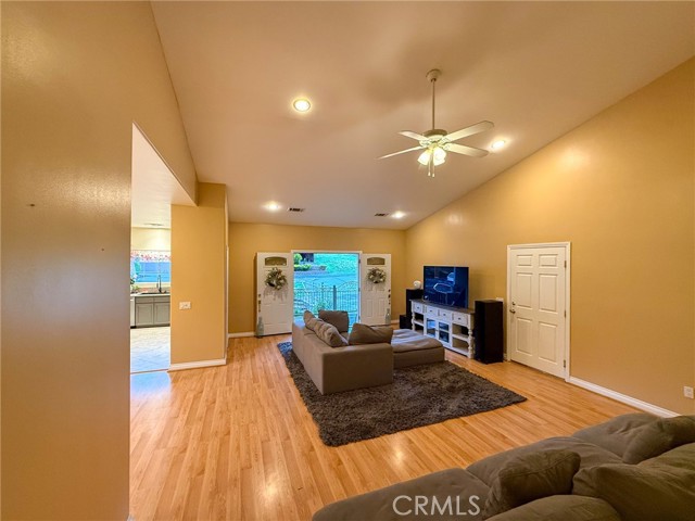 Detail Gallery Image 9 of 42 For 8921 Deer Trl, Frazier Park,  CA 93225 - 4 Beds | 3 Baths