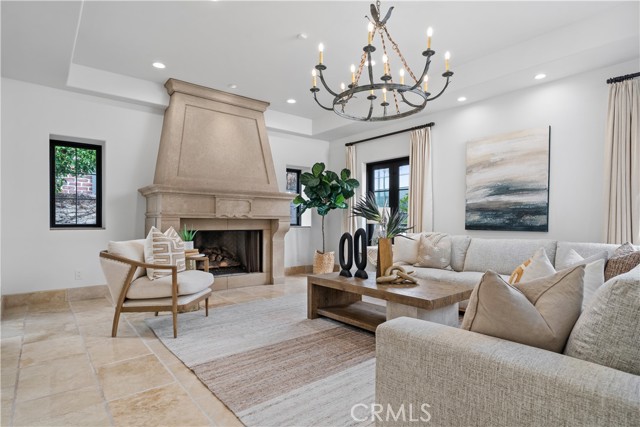 Detail Gallery Image 5 of 66 For 110 via Trieste, Newport Beach,  CA 92663 - 5 Beds | 5/1 Baths