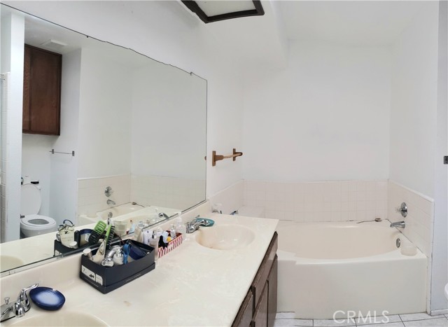 Detail Gallery Image 22 of 32 For 9442 Sylmar Ave #5,  Panorama City,  CA 91402 - 3 Beds | 2/1 Baths