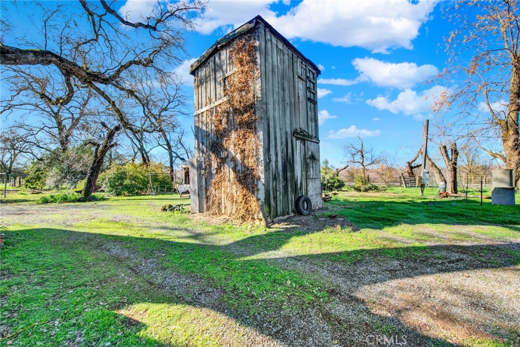 https://media.crmls.org/medias/d0004b1b-6ff2-4614-9e44-4913a7be1704.jpg?preset=X-Large