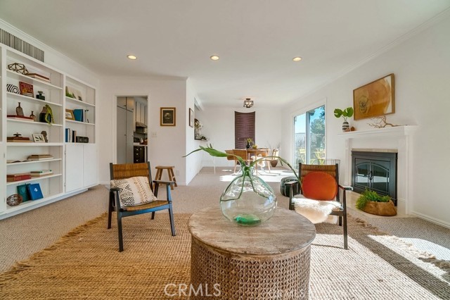 1127 E Del Mar Boulevard, Pasadena CA: https://media.crmls.org/medias/d0008dfc-be5d-4bda-8afa-a2c4d634e1ce.jpg