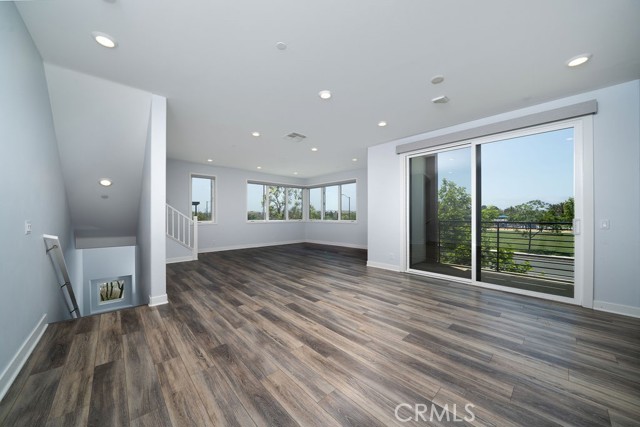 Detail Gallery Image 21 of 37 For 430 Transport, Tustin,  CA 92782 - 4 Beds | 3/1 Baths