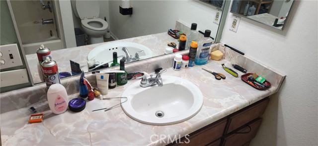713 Walnut Drive, Lake Elsinore CA: https://media.crmls.org/medias/d0016ed9-1105-4865-83ee-85f0a97ce43c.jpg