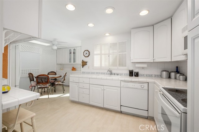 Detail Gallery Image 7 of 34 For 2388 W via Mariposa 3e,  Laguna Woods,  CA 92637 - 3 Beds | 2 Baths