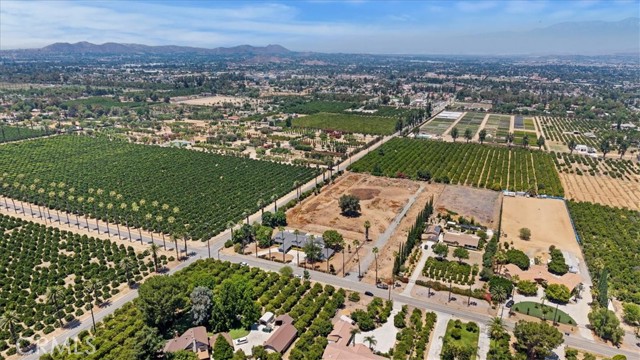 8853 Dufferin Avenue, Riverside CA: https://media.crmls.org/medias/d00292ba-b057-4e2b-9ef9-ace5025d462a.jpg