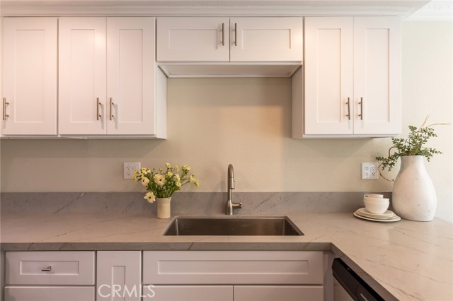 Detail Gallery Image 16 of 33 For 2349 Mira Vista Ave #C,  Montrose,  CA 91020 - 2 Beds | 2/1 Baths