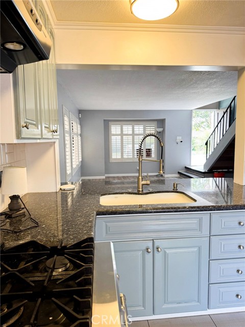 Detail Gallery Image 5 of 15 For 958 South Crossbow Lane #8,  Anaheim,  CA 92804 - 2 Beds | 2 Baths