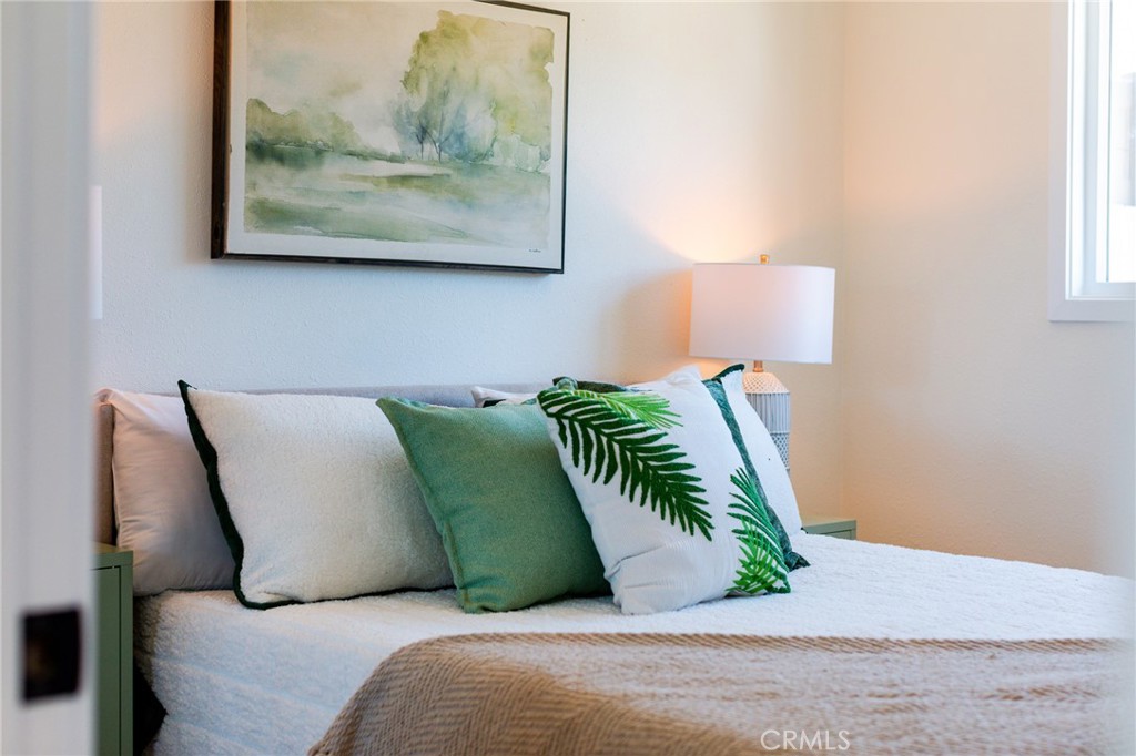https://media.crmls.org/medias/d003ccb2-241c-46b5-bcea-87aa4dbbf1a0.jpg?preset=X-Large