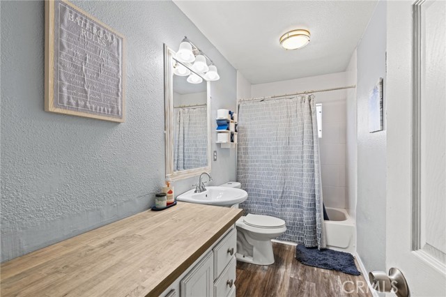 371 Claire Street, Riverside CA: https://media.crmls.org/medias/d00500a7-f828-4340-93ab-33949a08c989.jpg