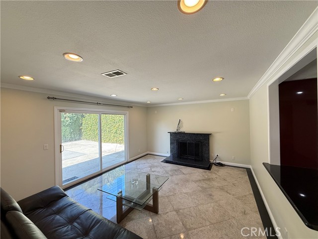 Detail Gallery Image 14 of 43 For 3071 Platte, Costa Mesa,  CA 92626 - 3 Beds | 2 Baths