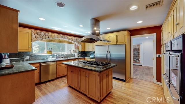 Detail Gallery Image 13 of 71 For 1248 Rocky Rd, Simi Valley,  CA 93063 - 5 Beds | 3 Baths