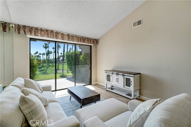 Detail Gallery Image 5 of 19 For 39856 Narcissus Way, Palm Desert,  CA 92211 - 1 Beds | 1/1 Baths