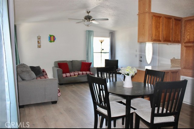 Detail Gallery Image 4 of 7 For 999 S Santa Fe Ave #17,  San Jacinto,  CA 92583 - 2 Beds | 1 Baths