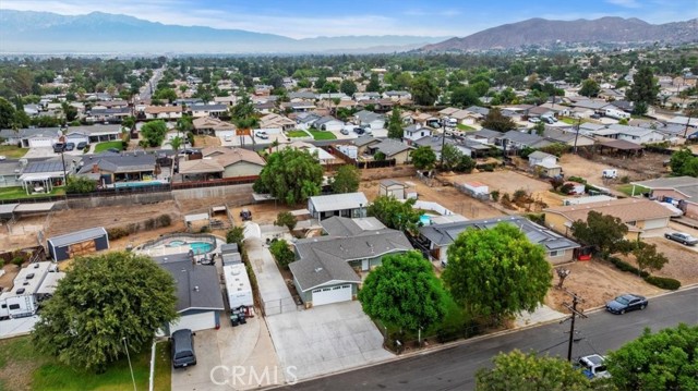 887 Kingman Drive, Norco CA: https://media.crmls.org/medias/d00607dc-2245-45c0-9750-b743280171ee.jpg
