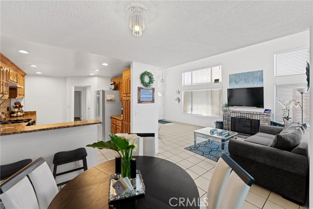 Detail Gallery Image 8 of 30 For 6043 Miles Ave, Huntington Park,  CA 90255 - 4 Beds | 3 Baths