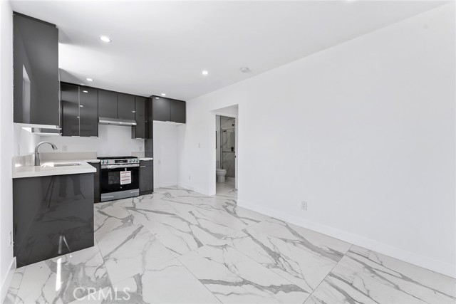 22723 Leonora Drive, Woodland Hills CA: https://media.crmls.org/medias/d007553c-ca4f-4a0e-adca-9ae0b016c37d.jpg