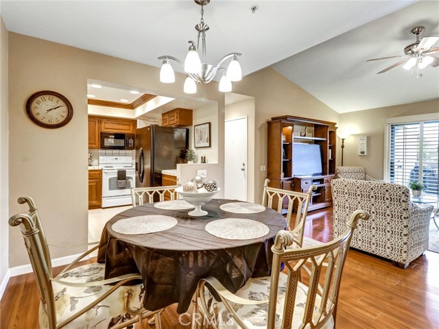 Detail Gallery Image 10 of 40 For 222 N Calle El Segundo #565,  Palm Springs,  CA 92262 - 2 Beds | 2 Baths