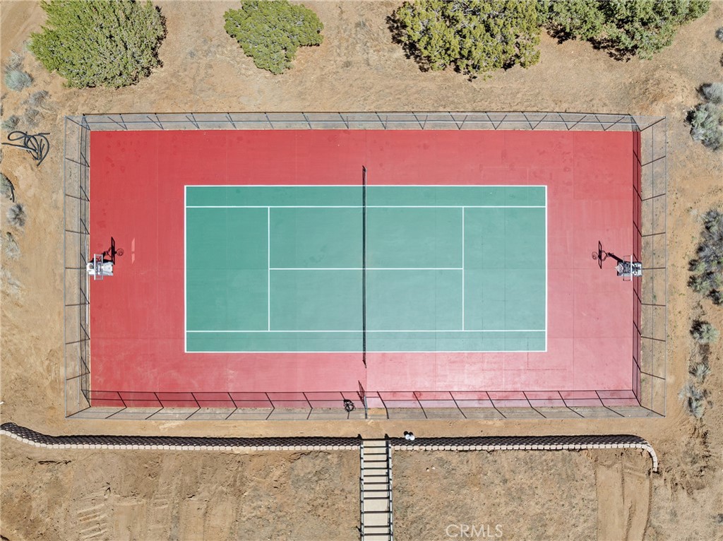 https://media.crmls.org/medias/d007b3d1-1664-45fc-9749-62cb9039bf23.jpg?preset=X-Large