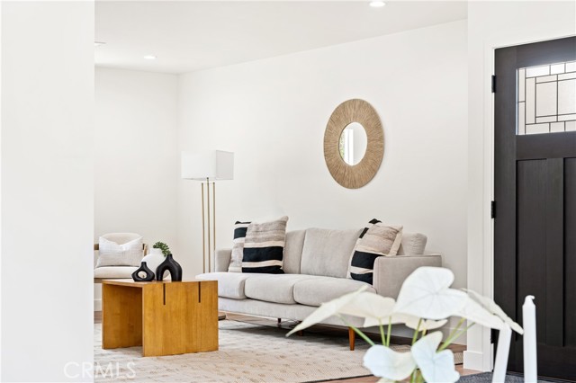 215 E Sierra Madre Avenue, Azusa CA: https://media.crmls.org/medias/d0087ca9-8755-497d-a177-a47ea7e882c3.jpg