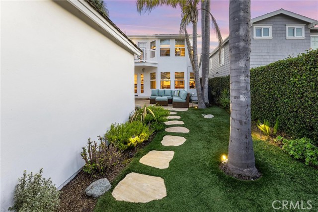 Detail Gallery Image 27 of 42 For 657 36th St, Manhattan Beach,  CA 90266 - 3 Beds | 2/1 Baths
