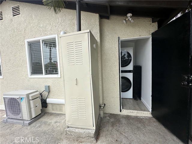 3720 S St Andrews Place, Los Angeles CA: https://media.crmls.org/medias/d00906b4-dcaa-4b66-88ea-070306f92075.jpg