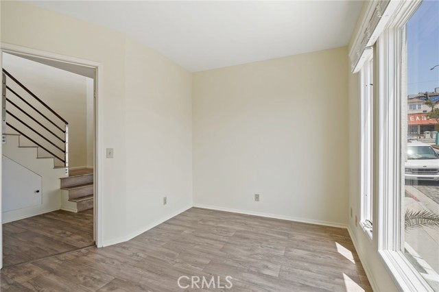 221 33rd Street, Manhattan Beach, California 90266, 3 Bedrooms Bedrooms, ,1 BathroomBathrooms,Residential,Sold,33rd,SB22087208