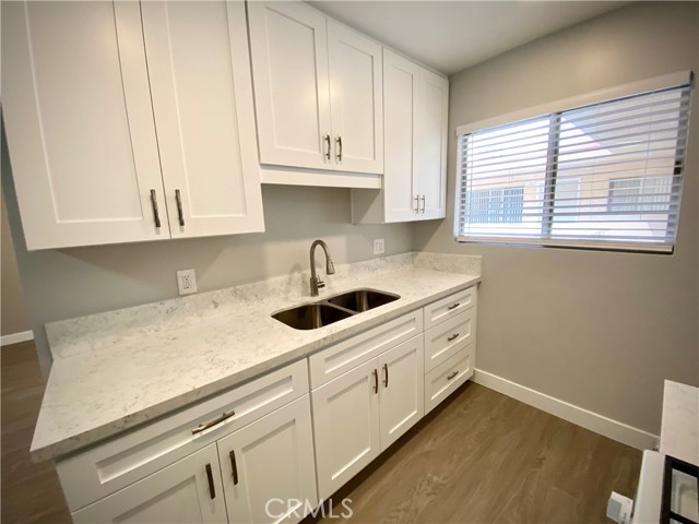 455 West Dryden Street, 5 photo 7