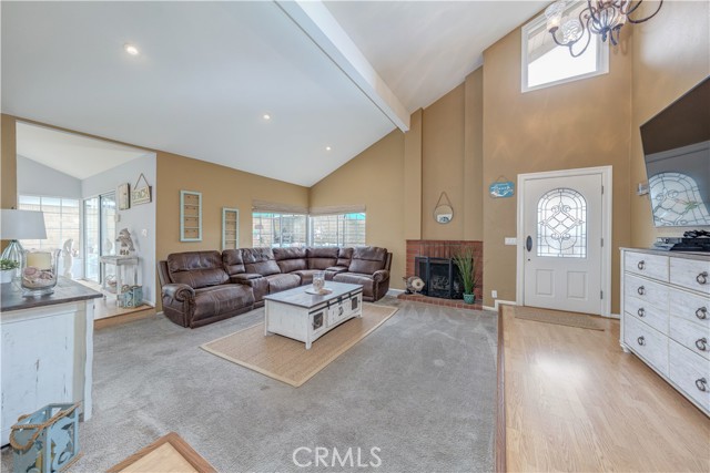 Detail Gallery Image 4 of 43 For 18250 Devonwood Cir, Fountain Valley,  CA 92708 - 3 Beds | 2 Baths