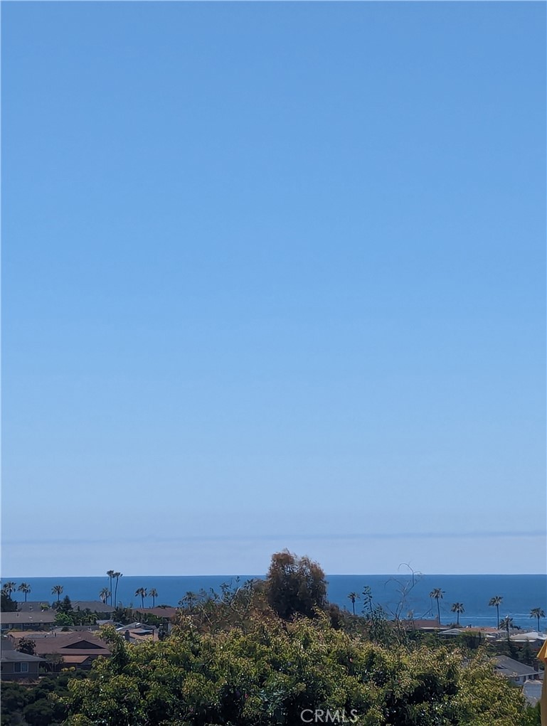https://media.crmls.org/medias/d00bf4d3-7eaa-4f66-a914-0eebfb1c2cf1.jpg?preset=X-Large