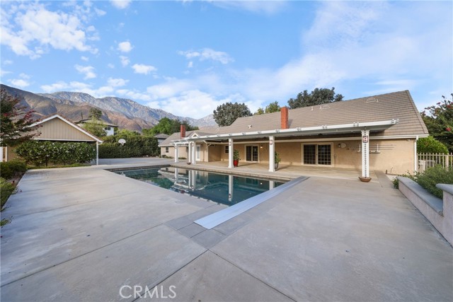 2501 Cliff Road, Upland CA: https://media.crmls.org/medias/d00cf795-b618-438c-b527-0871edb995bd.jpg