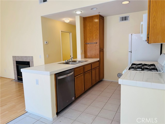 Detail Gallery Image 5 of 26 For 25619 Prospect Ave, Loma Linda,  CA 92354 - 3 Beds | 3 Baths