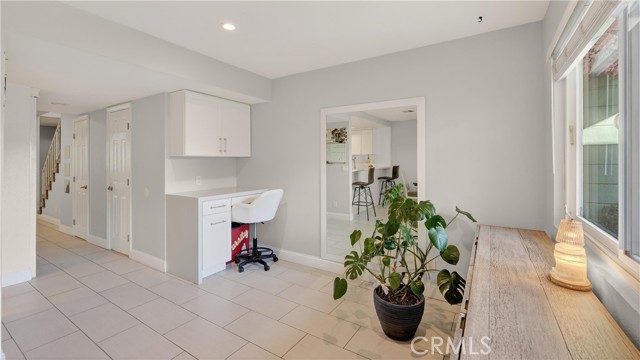 Detail Gallery Image 9 of 14 For 809 N Spurgeon St #2,  Santa Ana,  CA 92701 - 2 Beds | 2/1 Baths