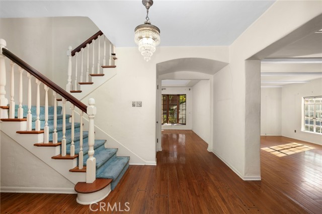 Detail Gallery Image 11 of 53 For 1534 Linda Vista Ave, Pasadena,  CA 91103 - 4 Beds | 2/1 Baths