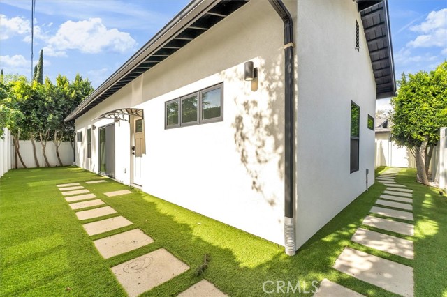 Detail Gallery Image 23 of 26 For 22716 Schoolcraft St, West Hills,  CA 91307 - 2 Beds | 2 Baths