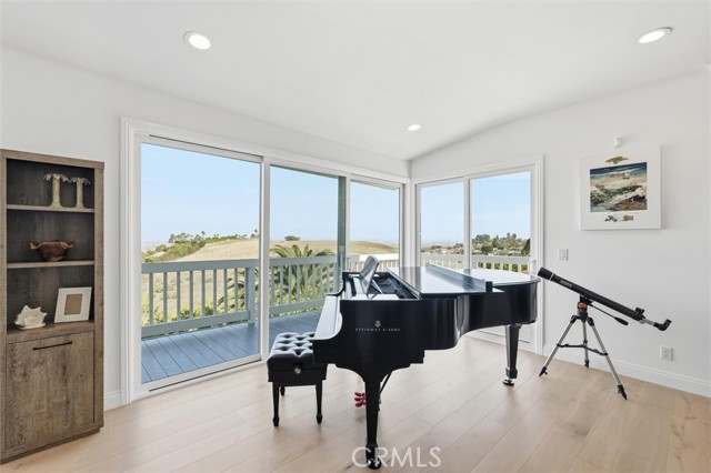 Detail Gallery Image 5 of 69 For 6045 Montemalaga, Rancho Palos Verdes,  CA 90275 - 4 Beds | 4/1 Baths
