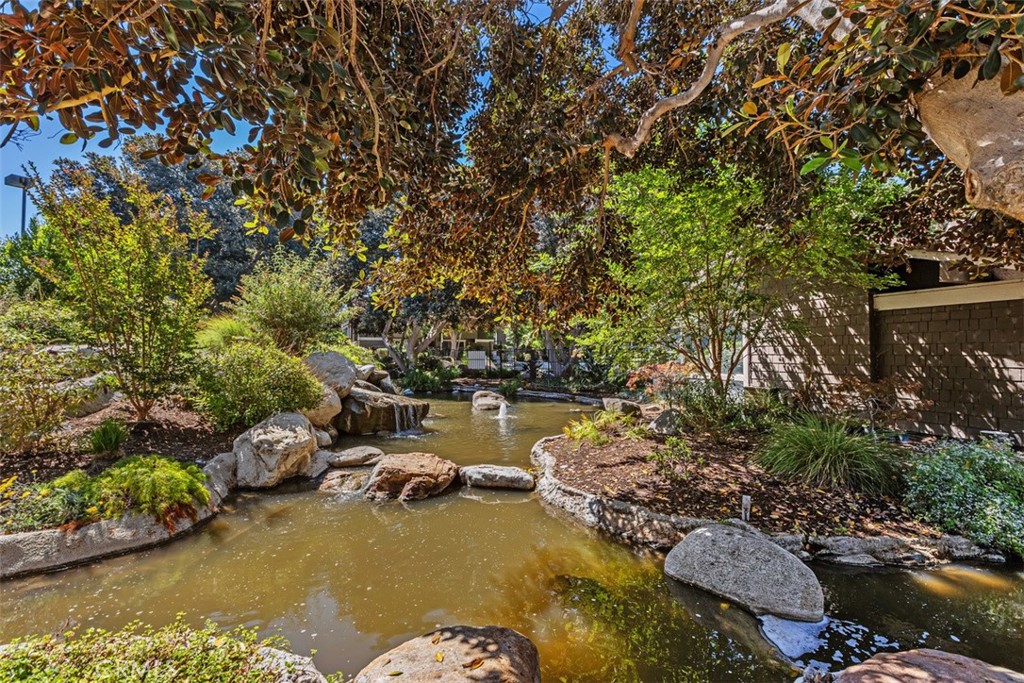 https://media.crmls.org/medias/d00f3337-6ceb-43f2-89bc-b8856119a139.jpg?preset=X-Large