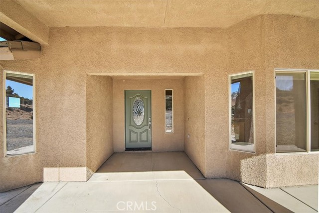 Detail Gallery Image 2 of 34 For 9050 Ponderosa Rd, Pinon Hills,  CA 92372 - 4 Beds | 2 Baths