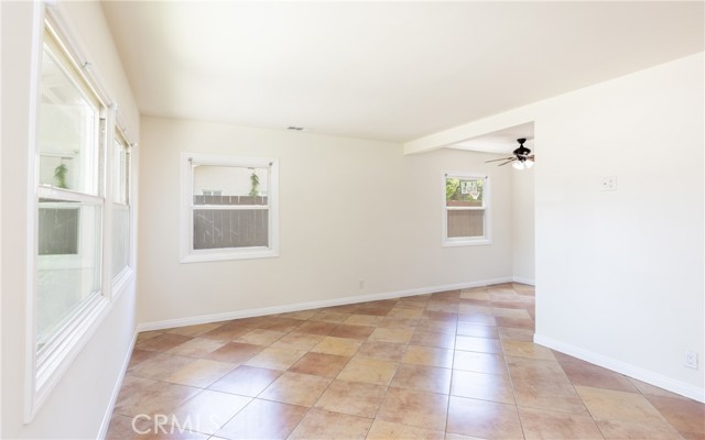 7441 Sylvia Avenue, Reseda CA: https://media.crmls.org/medias/d00f8537-23cd-43b4-a0a5-1372a60c918f.jpg